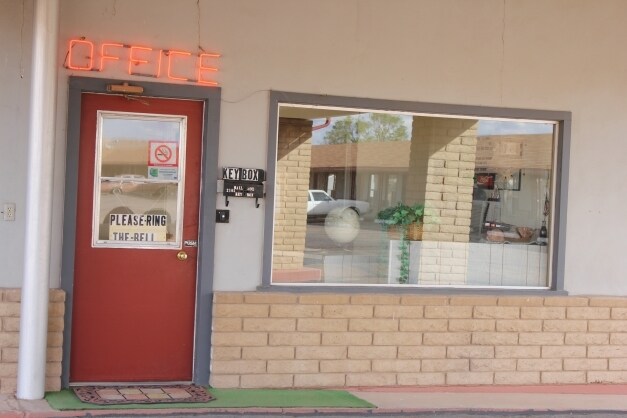 More Photos Of 2101-2105 Navajo Blvd, Holbrook Hospitality For Sale