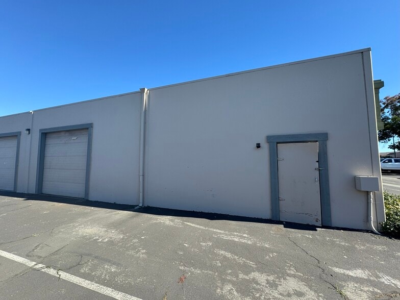 Primary Photo Of 5750-5778 Commerce Blvd, Rohnert Park Flex For Lease