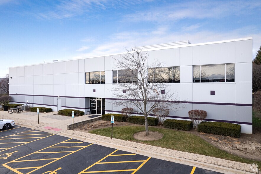 Primary Photo Of 1018 Tri-State Pky, Gurnee Warehouse For Lease