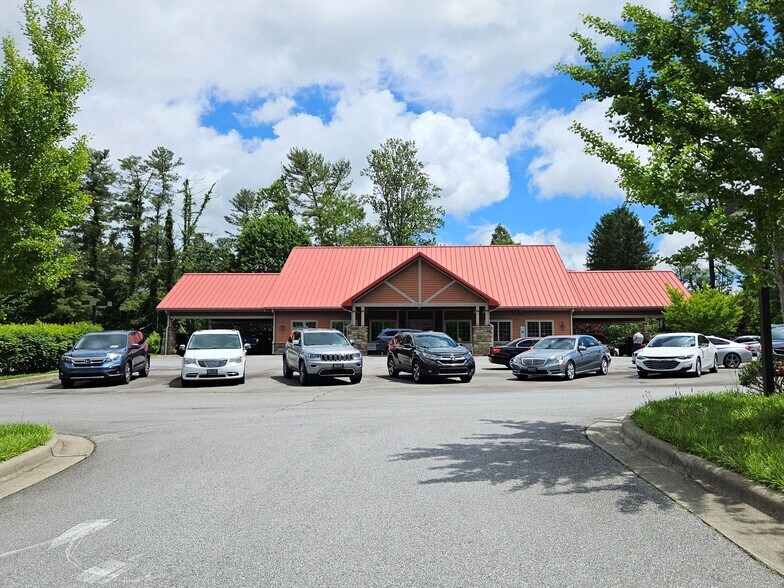 More Photos Of 1216 Asheville Hwy, Hendersonville Auto Dealership For Lease