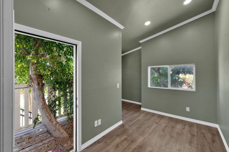 More Photos Of 801 W Whittier Blvd, La Habra Storefront Retail Residential For Sale