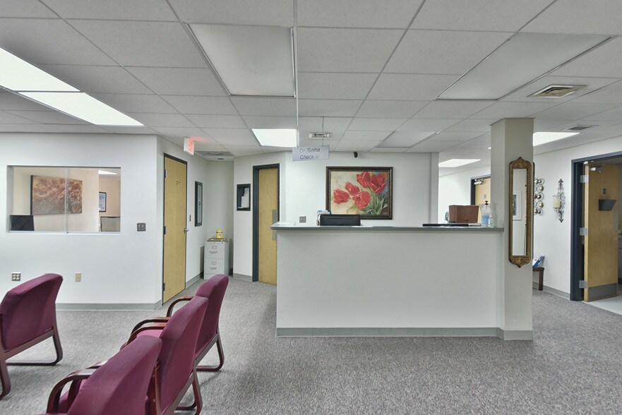 More Photos Of 1805 SE Lake Weir Ave, Ocala Medical For Sale