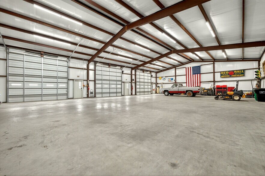 More Photos Of 4626 County Road 2200, Greenville Flex For Sale