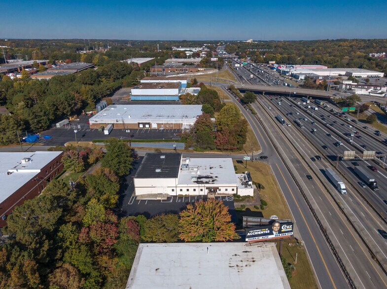More Photos Of 4224 Northeast Expy, Atlanta Showroom For Lease