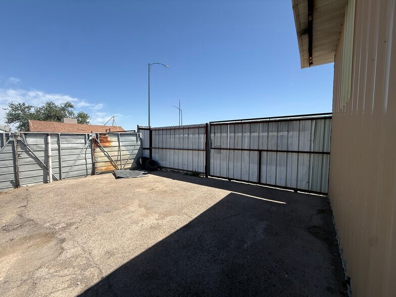 More Photos Of 8756 Alameda Ave, El Paso Freestanding For Sale