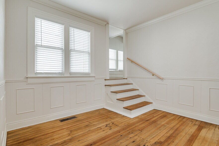 More Photos Of 1605 N Classen Dr, Oklahoma City Office Residential For Lease