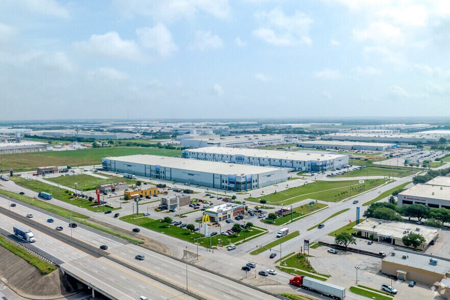 More Photos Of 1021 Everman Pky, Fort Worth Distribution For Lease