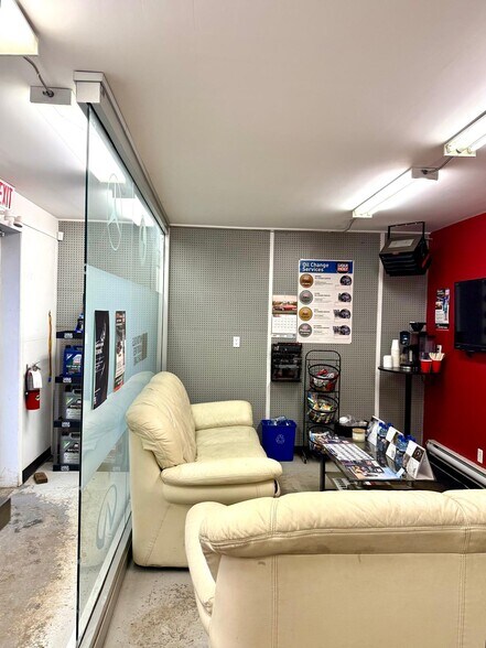 More Photos Of 7611 Sparrow Dr, Leduc Warehouse For Lease