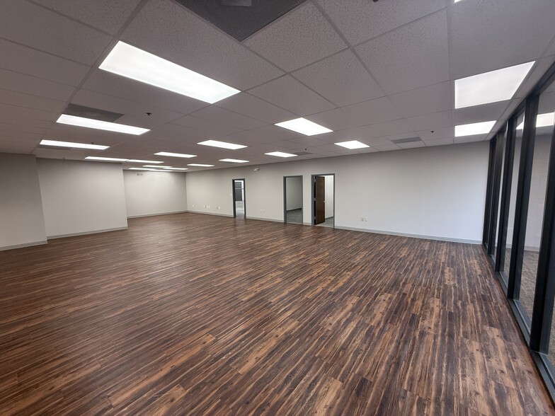 More Photos Of 3001 Kingston Ct SE, Marietta Manufacturing For Sale