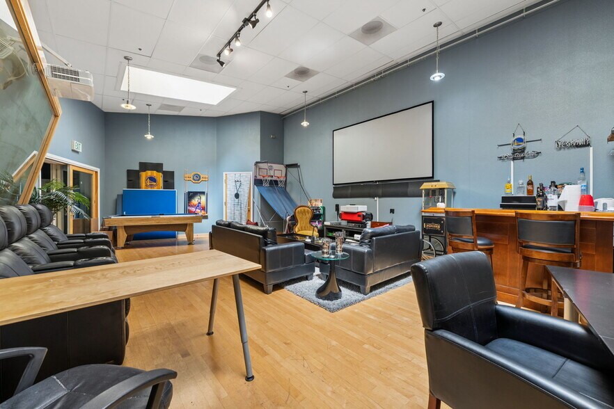 More Photos Of 825-829 27th Ave, Oakland Manufacturing For Sale