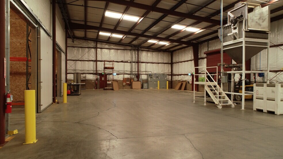 More Photos Of 506-530 El Roya Ave, Modesto Warehouse For Lease