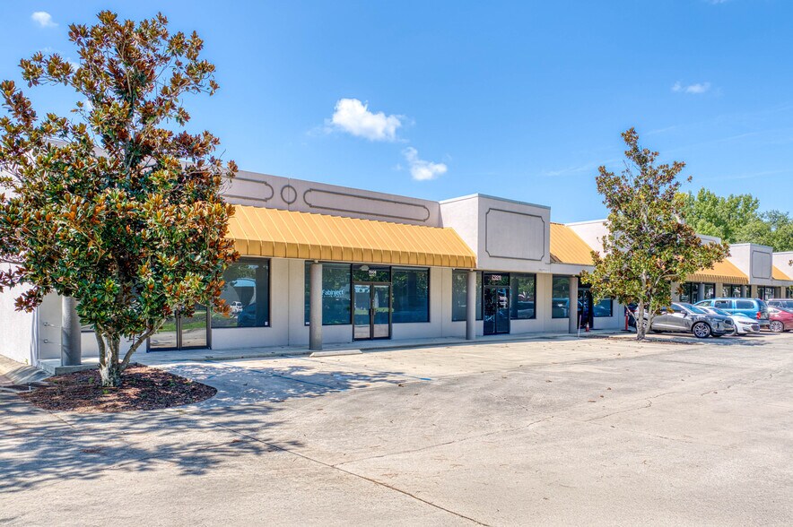 Primary Photo Of 7006 Stapoint Ct, Winter Park Light Manufacturing For Lease