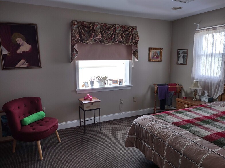 More Photos Of 650 W Baltimore Pike, West Grove Medical For Sale