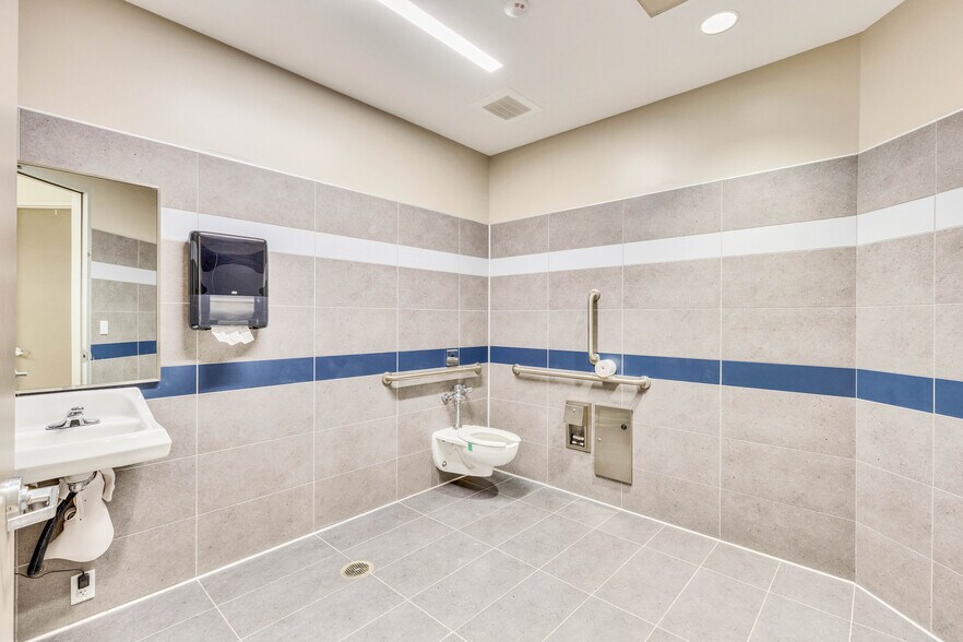 More Photos Of 9100 Hwy 290 E, Austin Research And Development For Sale