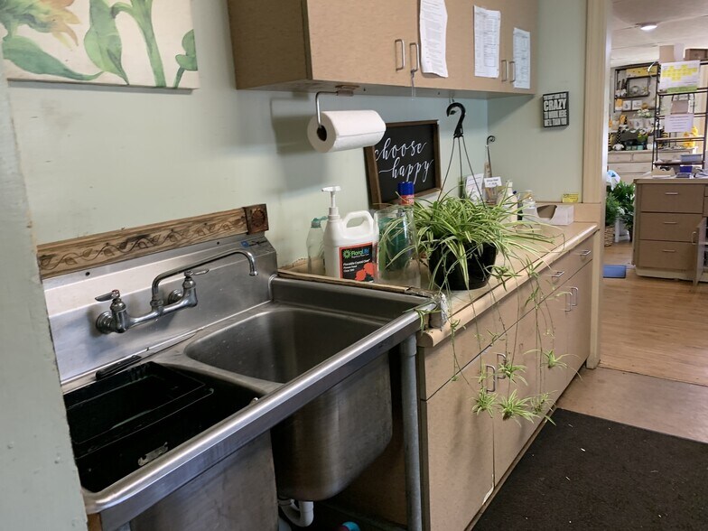 More Photos Of 14170 W National Ave, New Berlin Freestanding For Sale