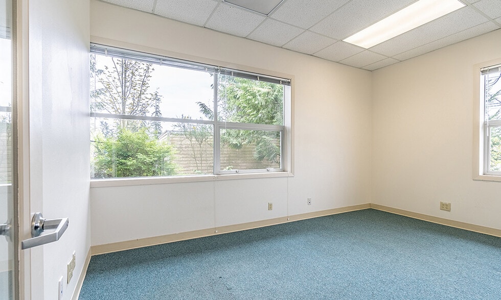 More Photos Of 8423 Mukilteo Speedway, Mukilteo Office For Lease