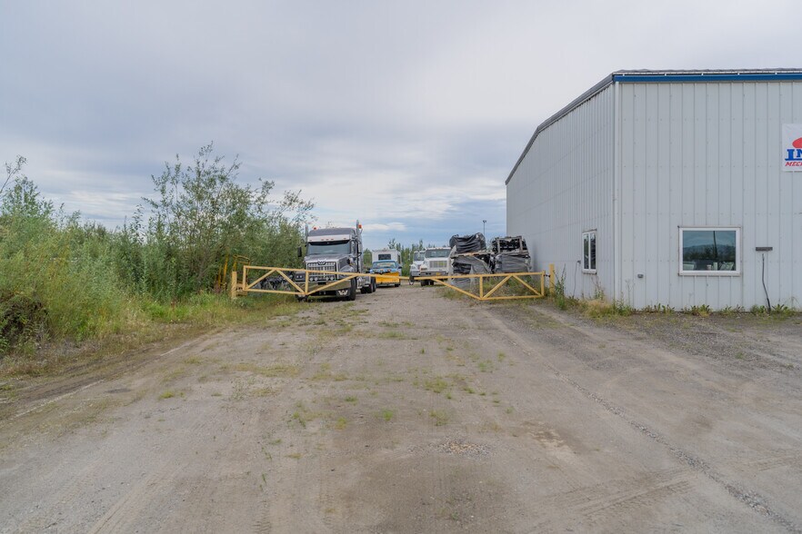 More Photos Of 1285 Queens Way, Fairbanks Warehouse For Sale