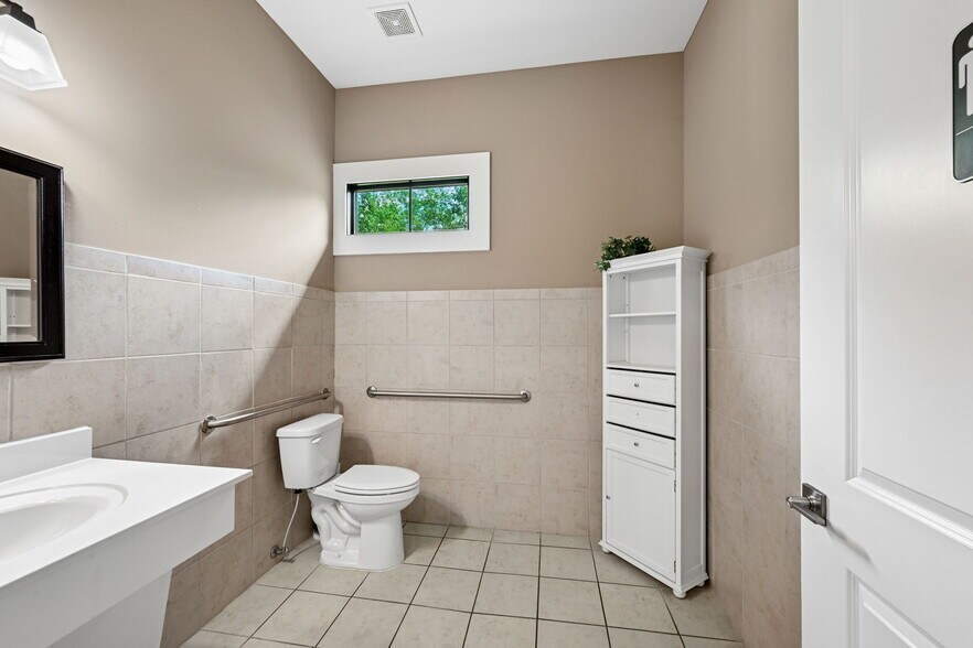 More Photos Of 27735 James Chapel Rd N, Holden Office For Sale