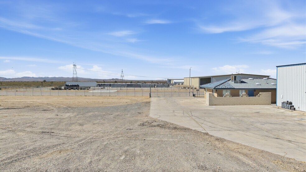 More Photos Of 9253 Cassia Rd, Adelanto Warehouse For Lease