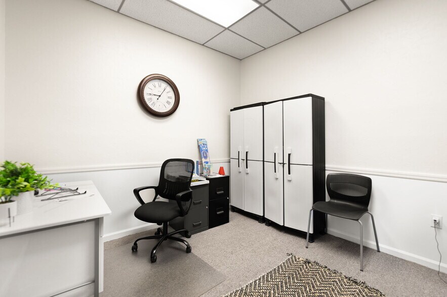 More Photos Of 725 S Main St, London Medical For Sale