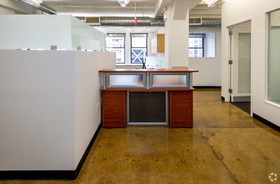 More Photos Of 589 Eighth Ave, New York Loft Creative Space For Lease
