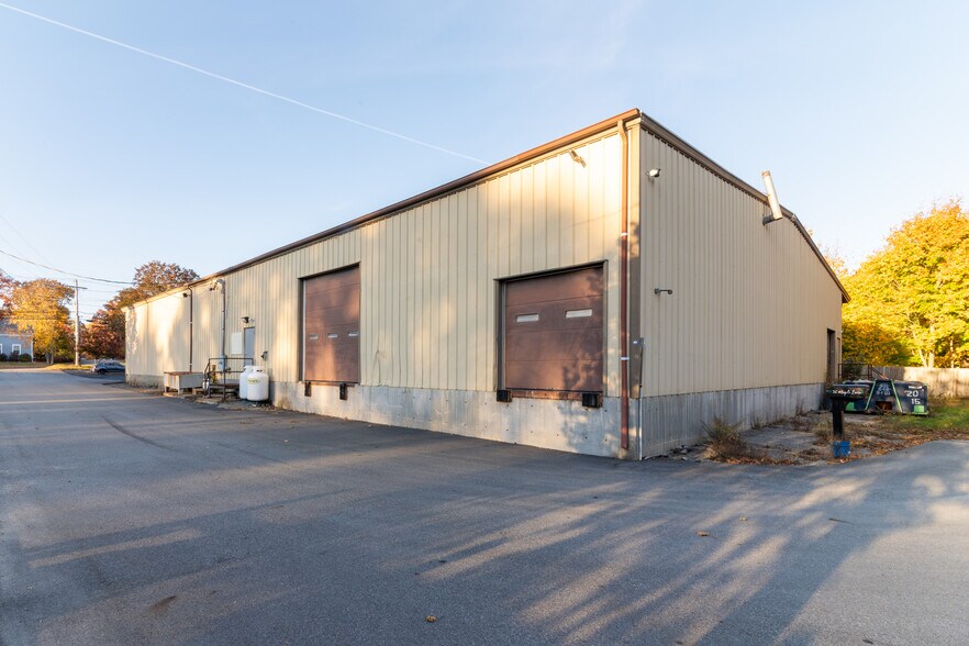 More Photos Of 1155 Victory Hwy, Burrillville Warehouse For Lease