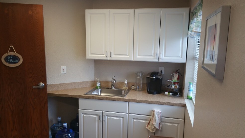 More Photos Of 2345 S Alma School Rd, Mesa Office For Lease