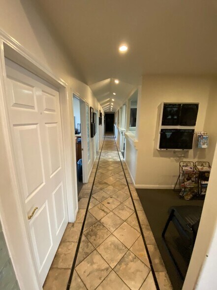 More Photos Of 1325-1337 E Thousand Oaks Blvd, Thousand Oaks Coworking Space