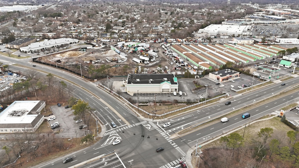 More Photos Of 1968 Veterans Memorial Hwy, Islandia Freestanding For Lease
