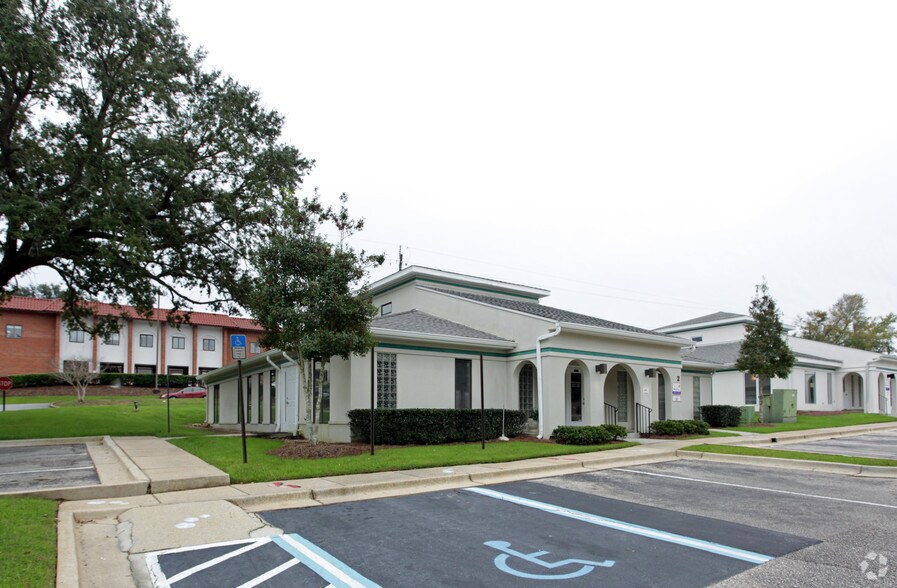 More Photos Of 5190 Bayou Blvd, Pensacola Medical For Lease