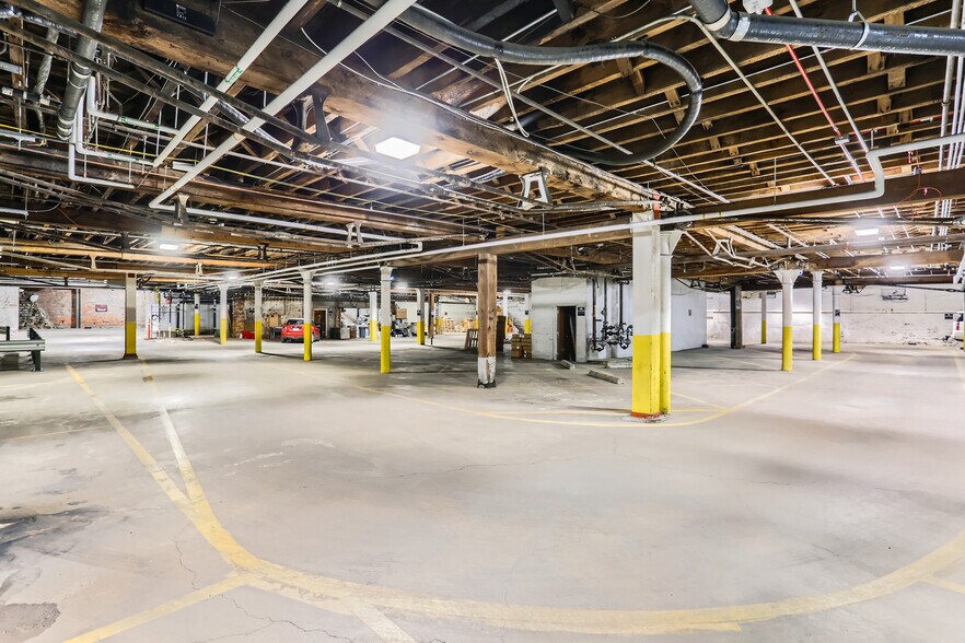 More Photos Of 1801 Lawrence St, Denver Office For Sale