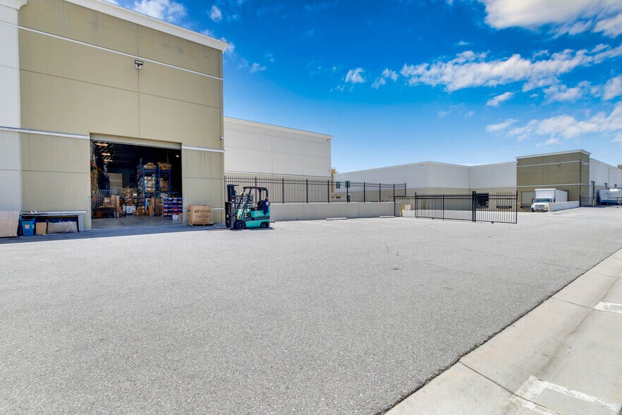 More Photos Of 1783 W 2nd St, Pomona Warehouse For Lease
