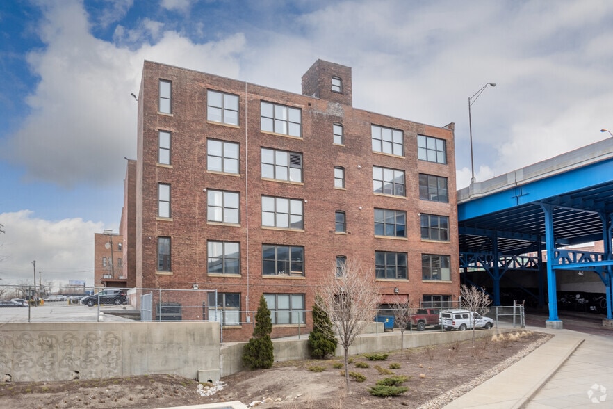 More Photos Of 1138 W 9th St, Cleveland Office For Sale
