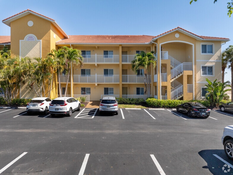 More Photos Of 10000-10030 Maddox Ln, Bonita Springs Apartments For Sale