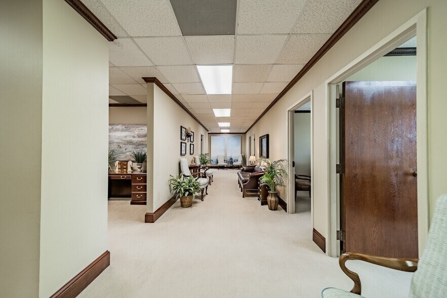 More Photos Of 319 S Sharon Amity Rd, Charlotte Office For Sale