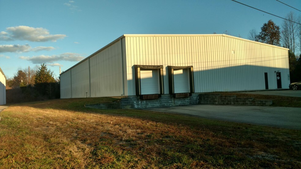 More Photos Of 3123 Cedar Park, Greensboro Unknown For Lease