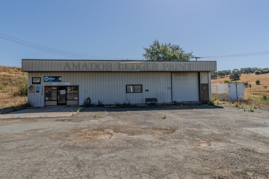 More Photos Of 11020 N State Highway 49, Martell Freestanding For Sale