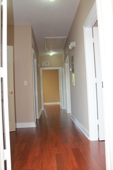 More Photos Of 6817 Southpoint Pky, Jacksonville Office For Sale
