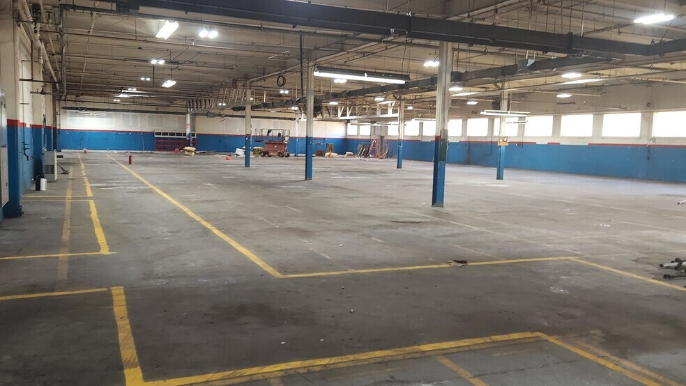 More Photos Of 1 Balcrank Way, Weaverville Warehouse For Lease