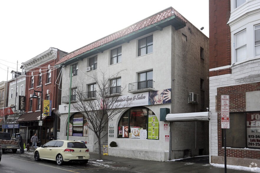 More Photos Of 73-75 Ferry St, Newark Storefront Retail Office For Sale