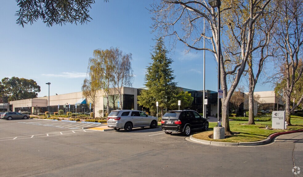 More Photos Of 3520 Bassett St, Santa Clara Research And Development For Lease