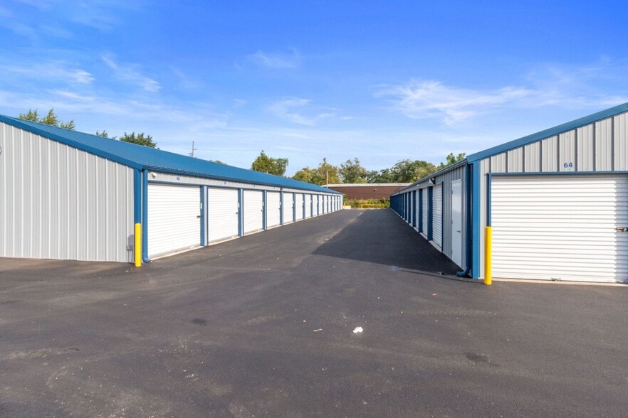More Photos Of 3721 Colfax St, Gary Self Storage For Sale