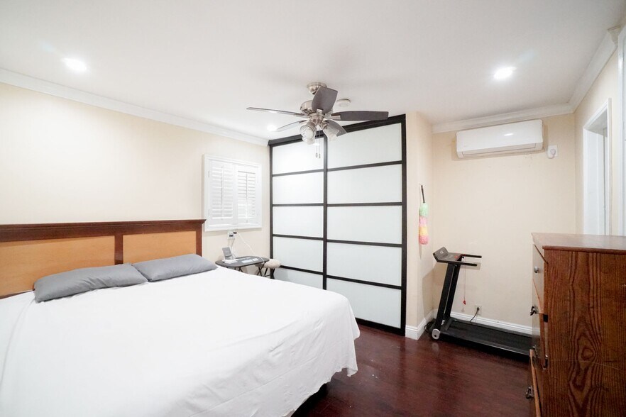 More Photos Of 3101 E Pacific Coast Hwy, Signal Hill Hotel For Sale