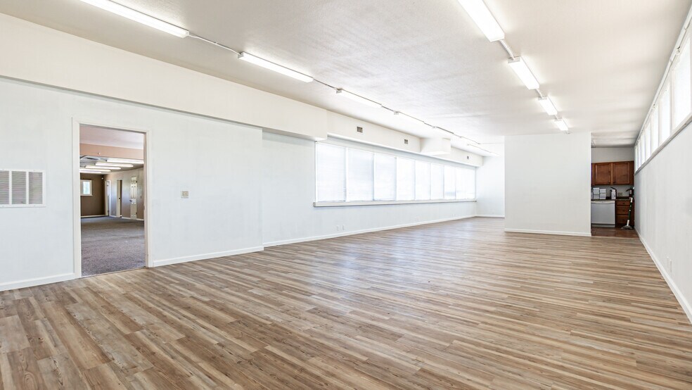 More Photos Of 635 Veile Ave, Beaumont Office For Lease