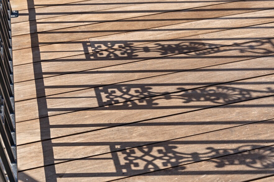 More Photos Of 1810 W 35th St, Austin Specialty For Sale