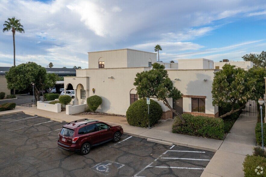 More Photos Of 5300 E Erickson Dr, Tucson Medical For Lease