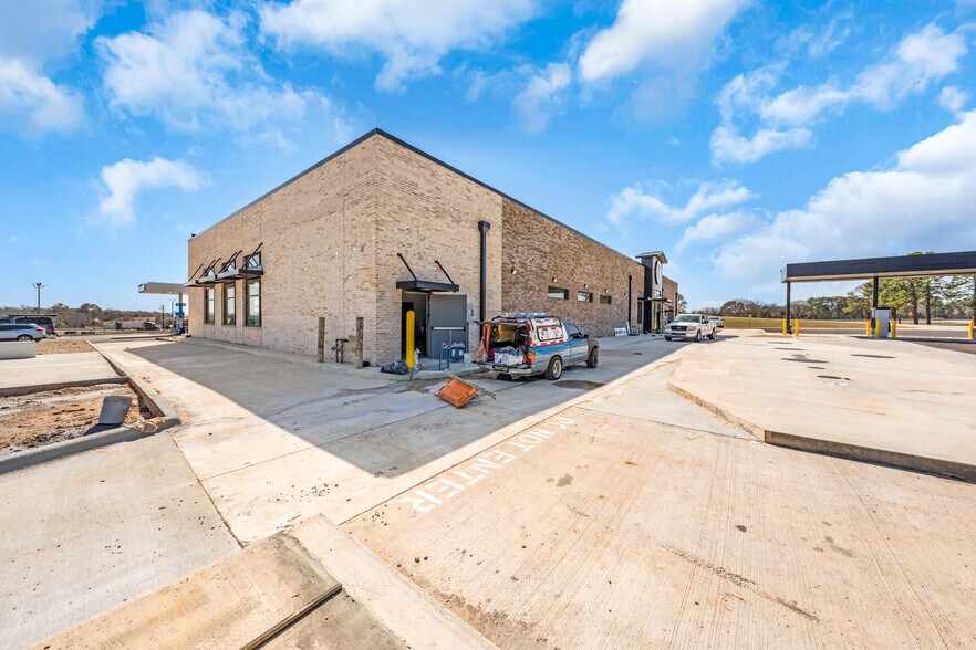 More Photos Of 24782 Interstate 20 W, Lindale General Retail For Lease