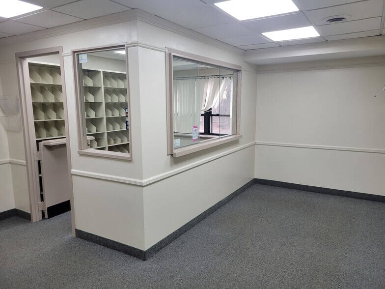 More Photos Of 160 Commack Rd, Commack Medical For Lease