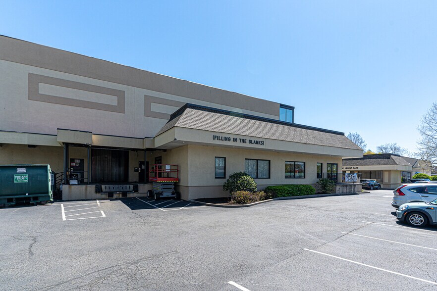 More Photos Of 346 Main Ave, Norwalk Restaurant For Lease