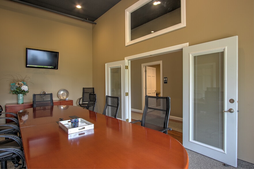 More Photos Of 404-536 Whiskey Rd NW, Isanti Storefront Retail Office For Lease